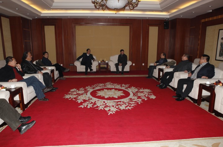 中裝協(xié)、省住建廳、省市協(xié)會(huì)領(lǐng)導(dǎo)與公司董事長(zhǎng)、總經(jīng)理共商行業(yè)發(fā)展