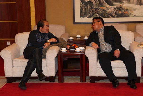 公司總經(jīng)理趙佳與中裝協(xié)會(huì)副秘書長(zhǎng)黃白親切會(huì)談