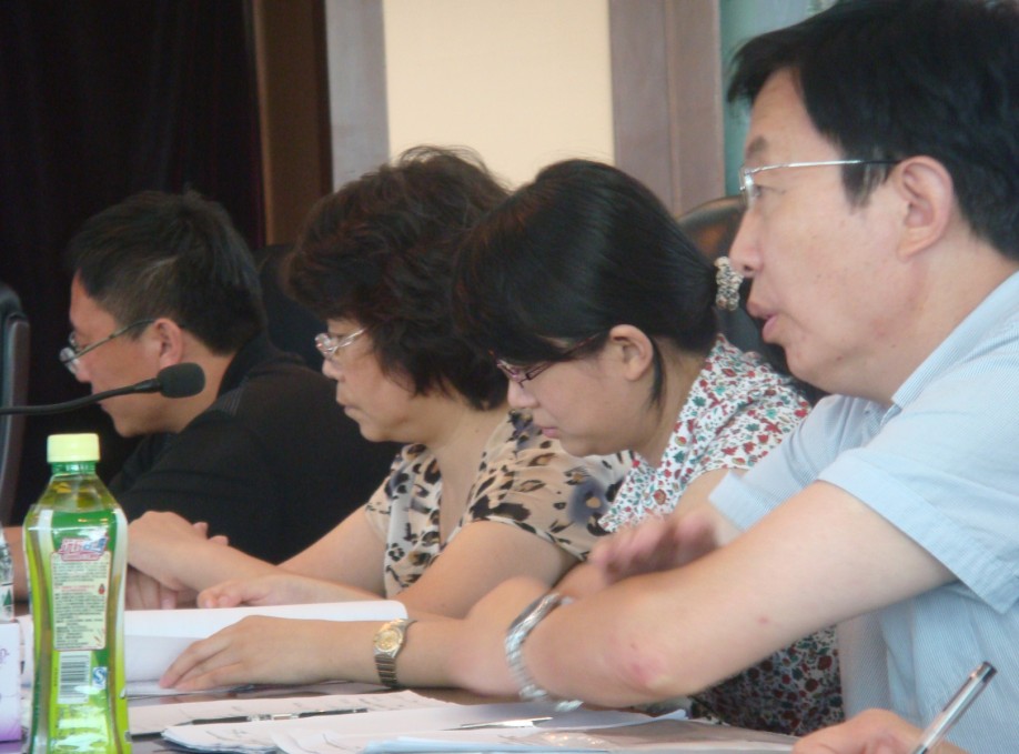 幾位專家對公司體系運轉情況經(jīng)過檢查后做認真的講評總結