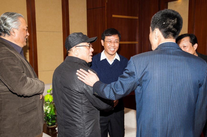 公司領(lǐng)導(dǎo)與國家省，市協(xié)會領(lǐng)導(dǎo)在一起